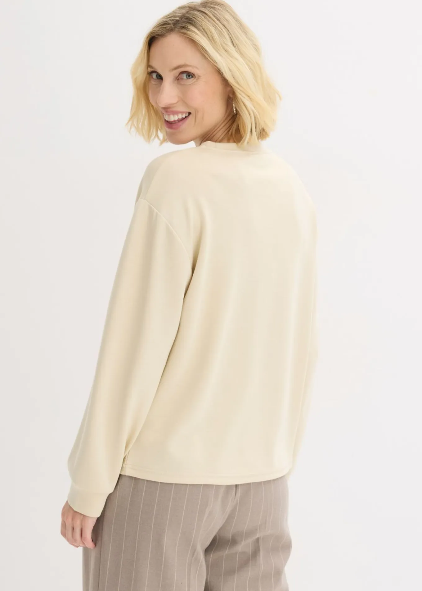 Sudadera con aplicación