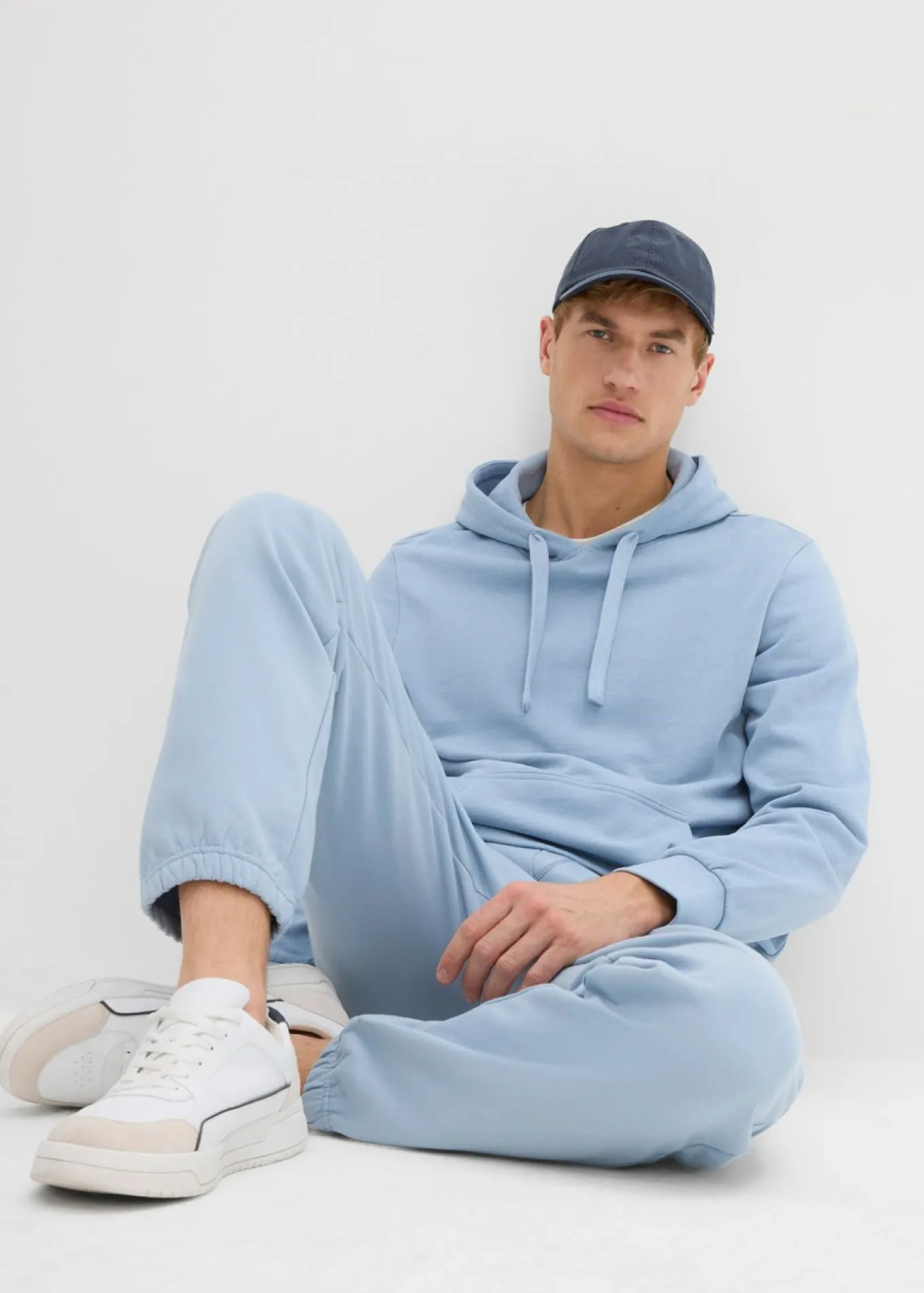 Sudadera con capucha regular fit
