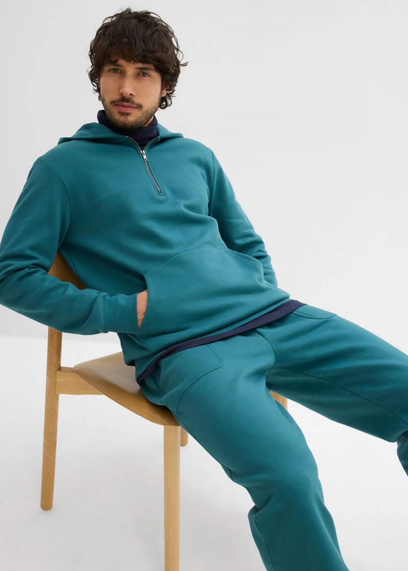 Sudadera con capucha y cremallera de algodón orgánico puro