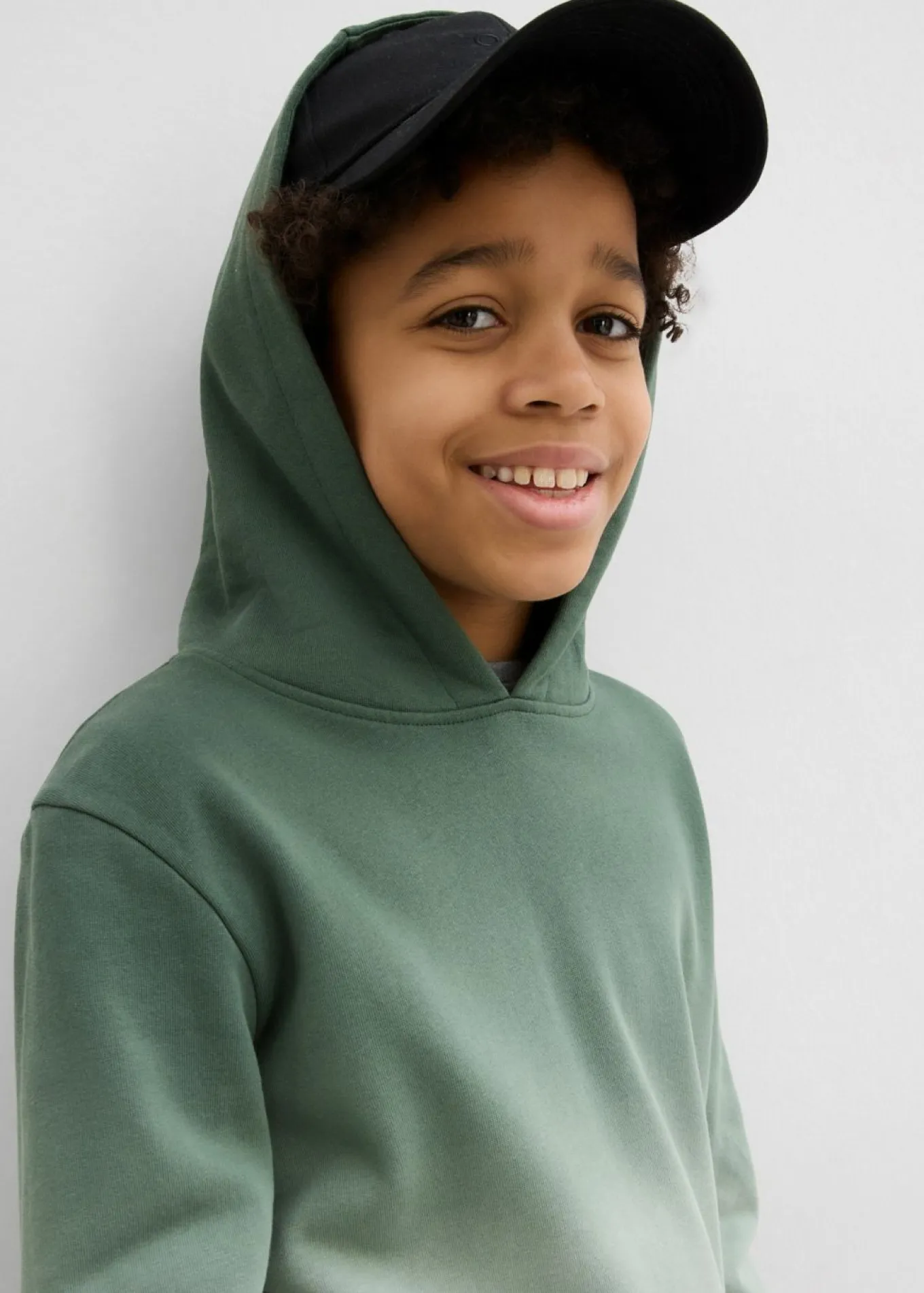 Sudadera con capucha y degradado cromático