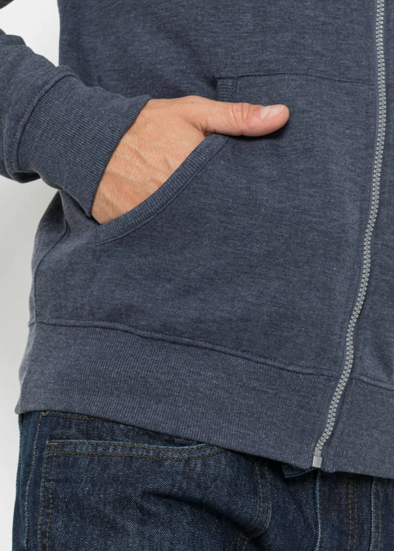 Sudadera con capucha y detalles de piel sintética
