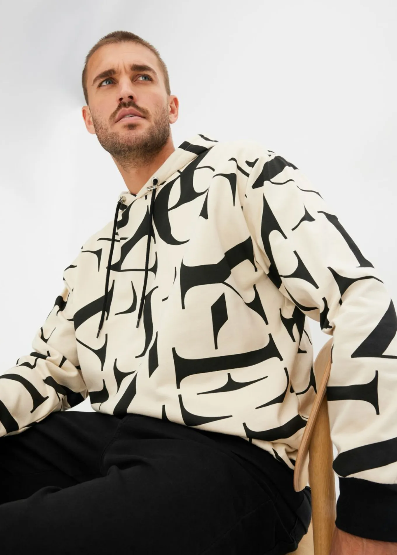 Sudadera de algodón orgánico con corte holgado y capucha