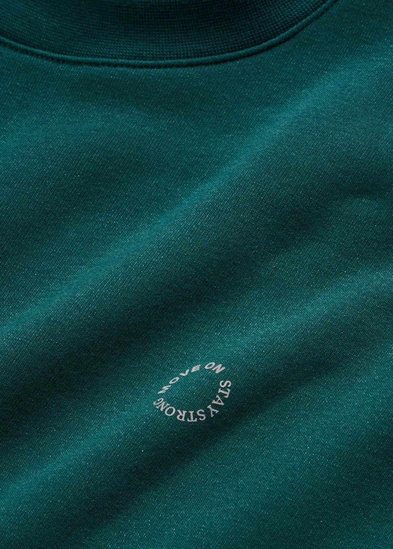 Sudadera térmica de material de secado rápido con corte holgado