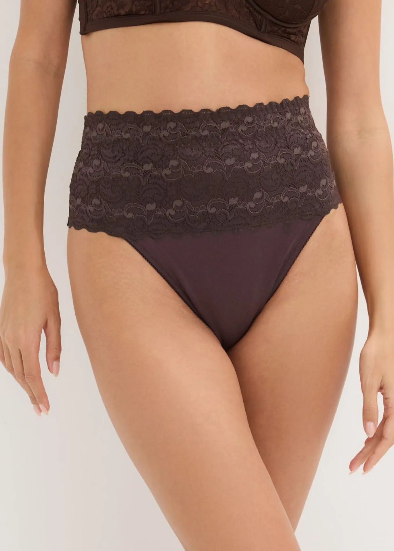 Tanga con efecto moldeador medio (2 unidades)