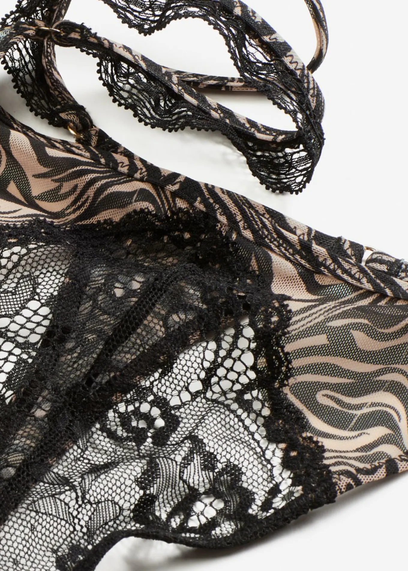 Tanga con malla estampada