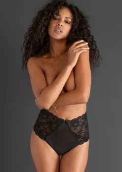 Tanga de talle alto con abertura y cadena desmontable
