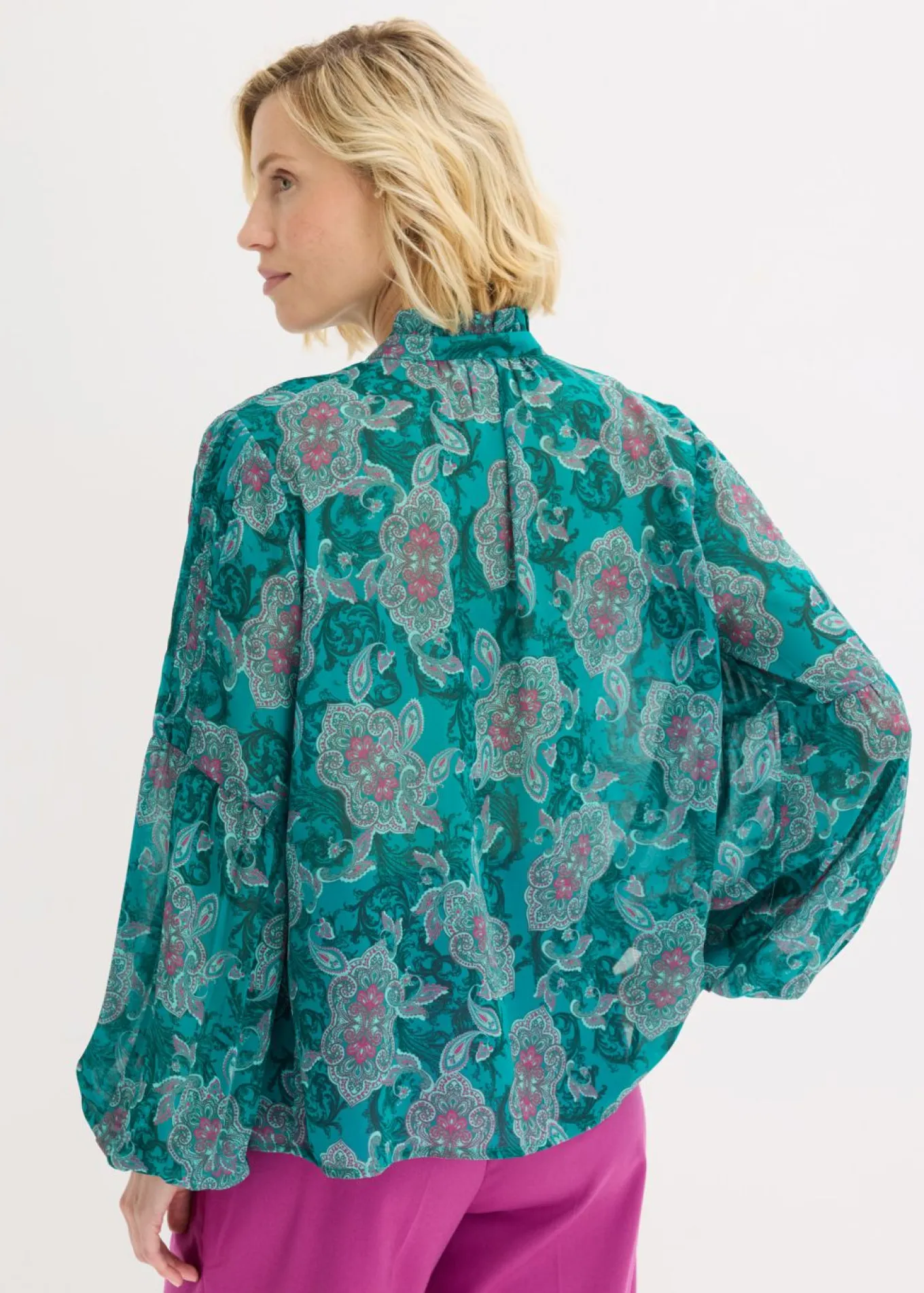 Túnica de gasa con patrón paisley