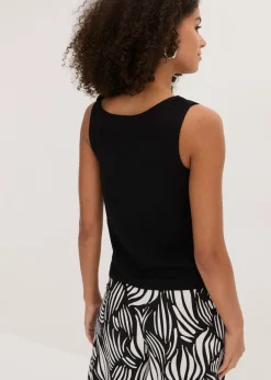 Top con detalle anudado