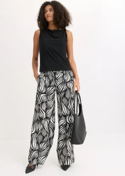 Top con detalle anudado
