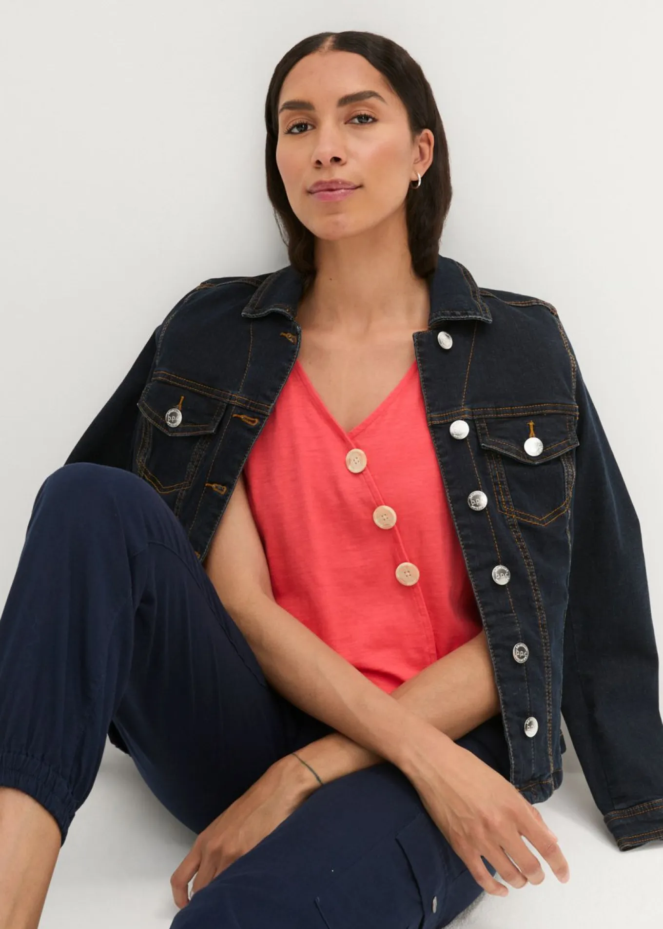 Top de algodón con diseño cruzado y cintura elástica
