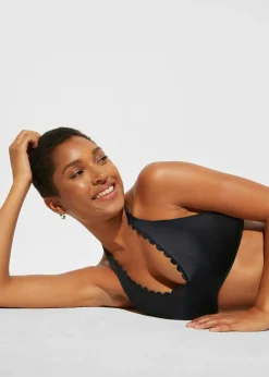 Top de bikini anudado al cuello