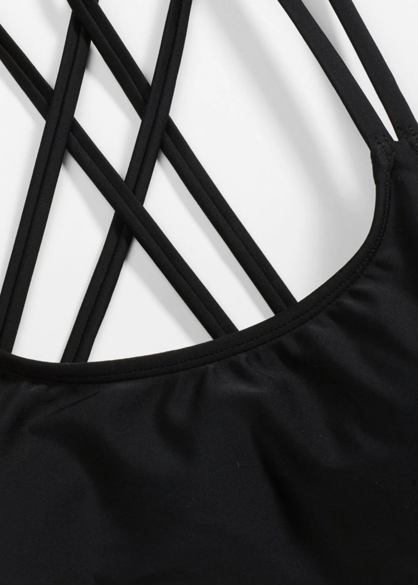 Top de bikini bustier con tirantes cruzados