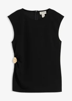 Top de crepé con hebilla decorativa