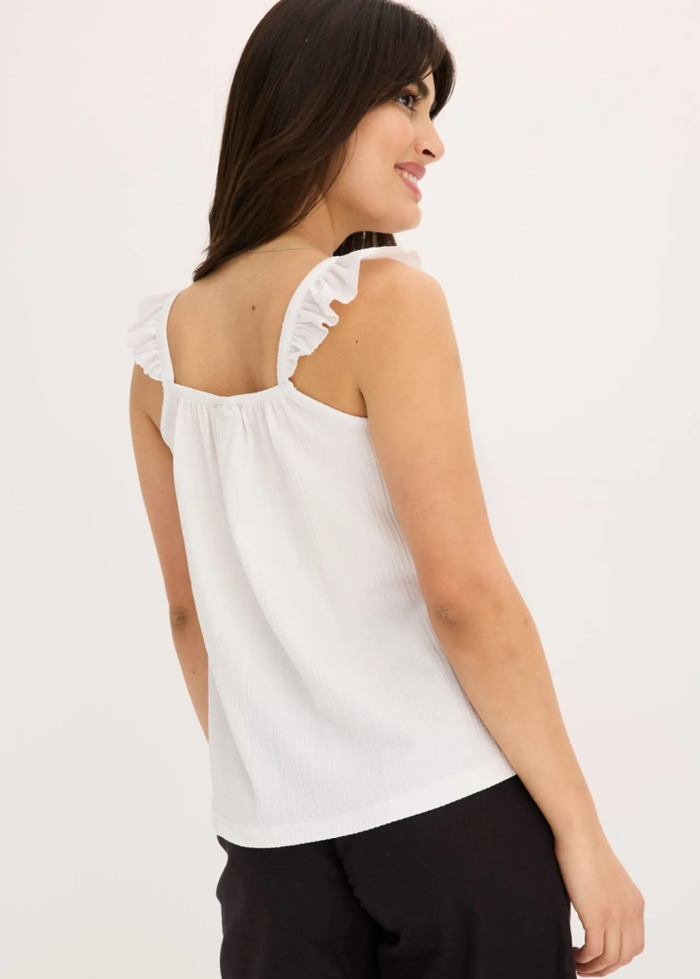 Top de crepé de punto con tirantes con volantes
