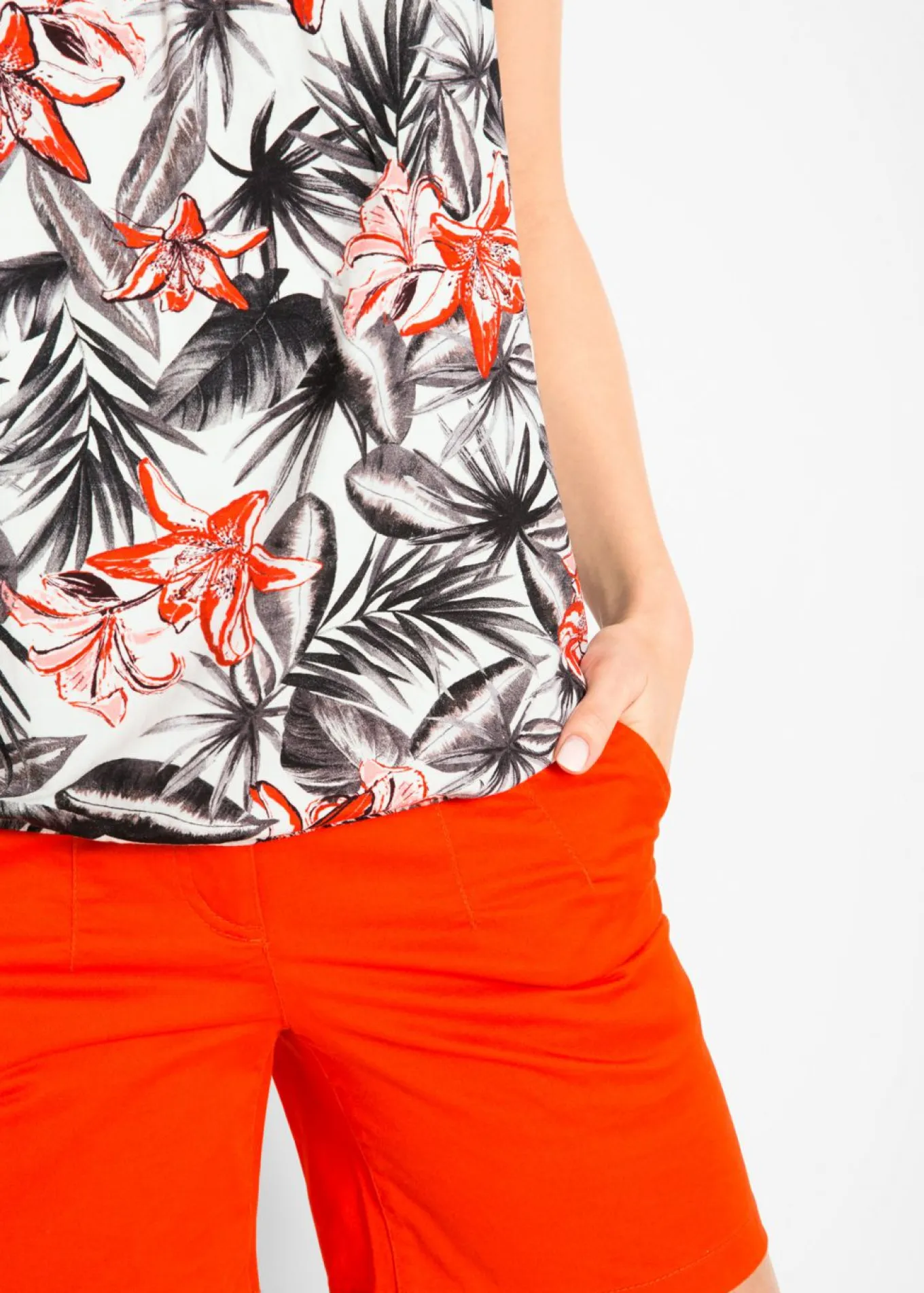Top de mezcla de viscosa suave con tirantes finos