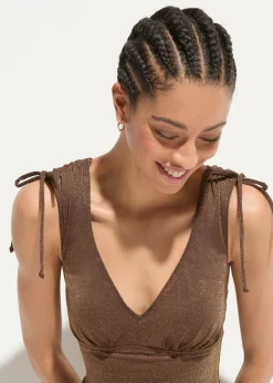 Traje de baño brillante con ligero efecto moldeador
