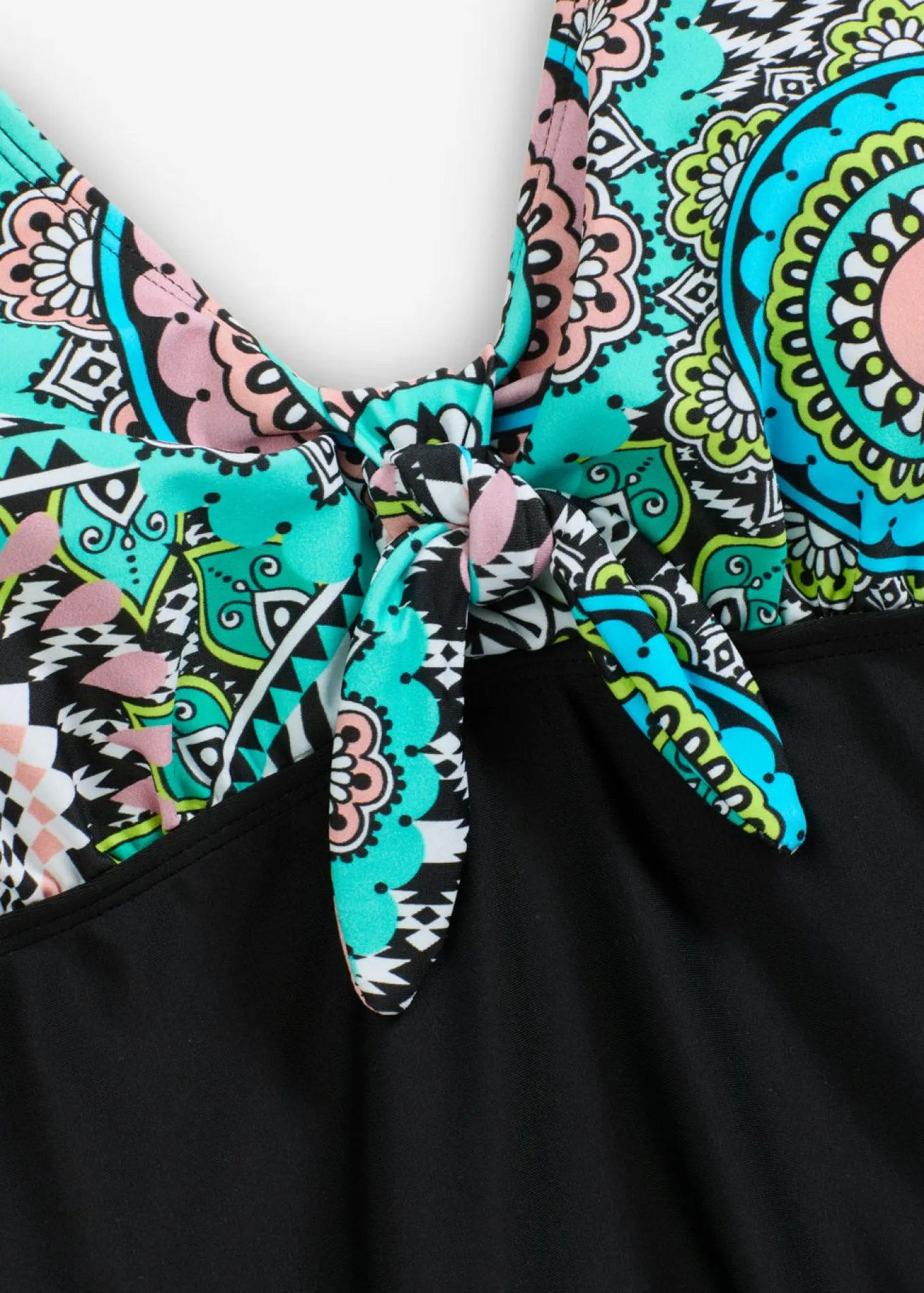 Traje de baño con detalle de lazo