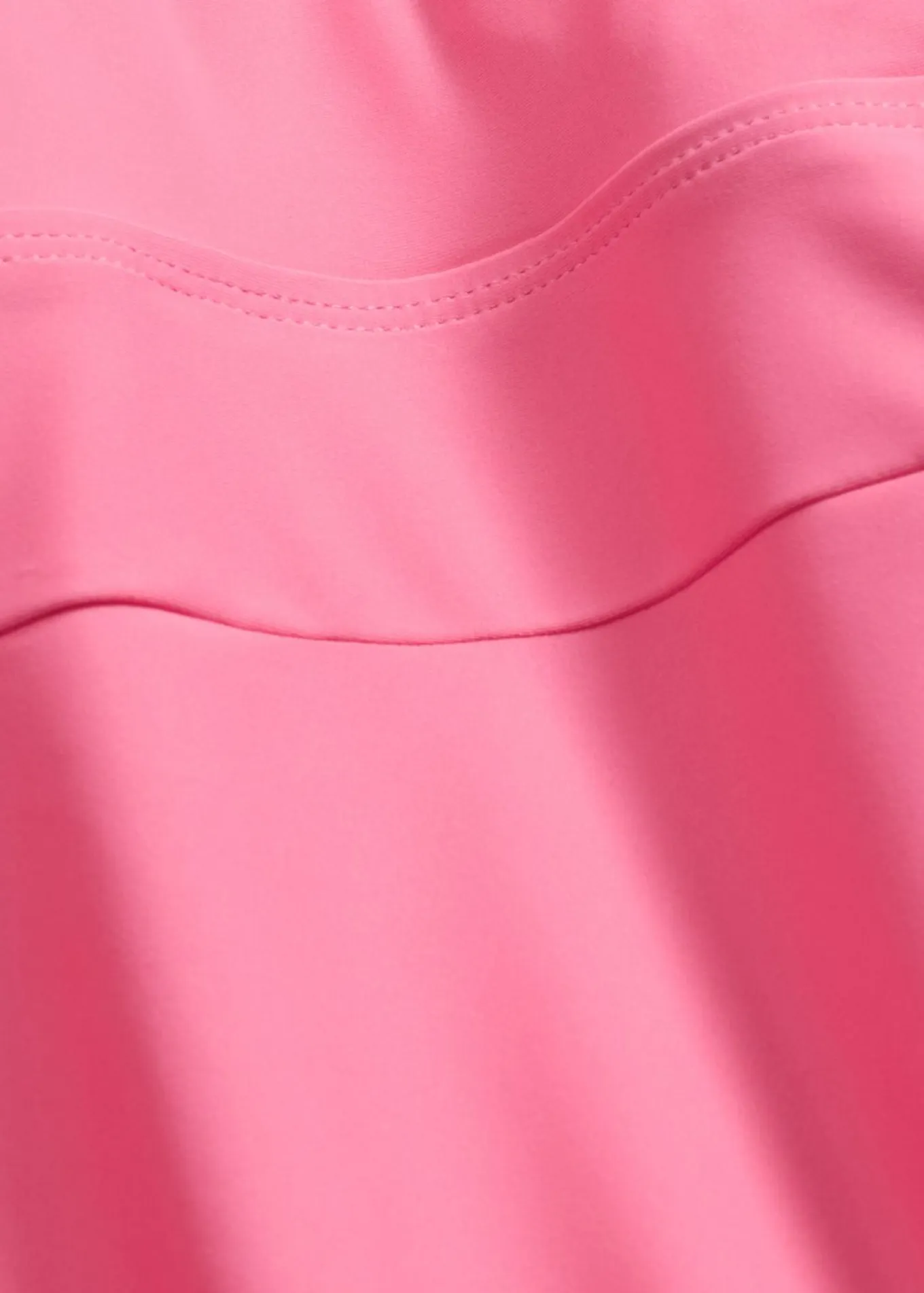 Traje de baño con efecto moldeador medio con escote cuadrado