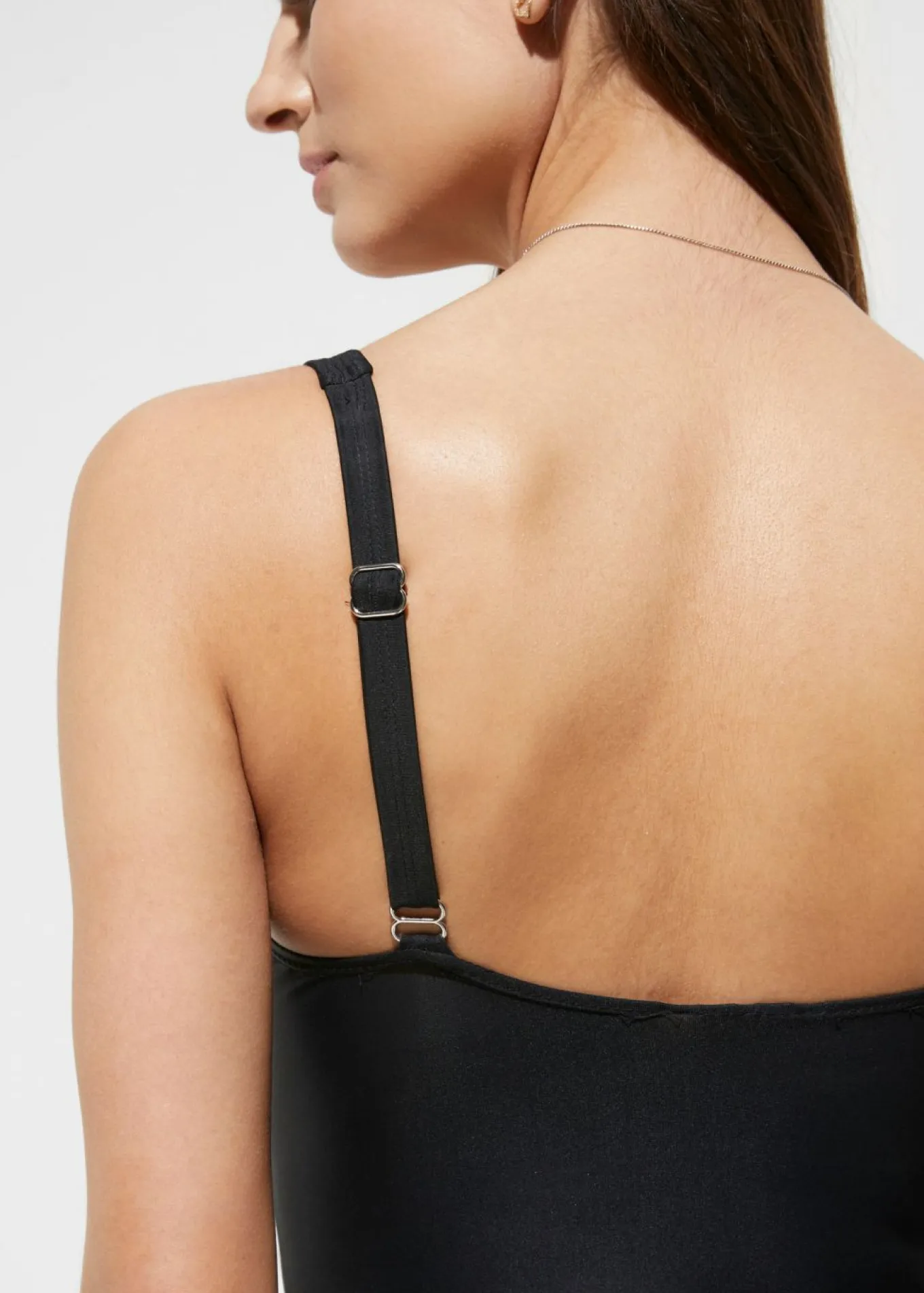 Traje de baño con efecto moldeador medio y aspecto cruzado