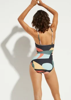 Traje de baño con ligero efecto moldeador