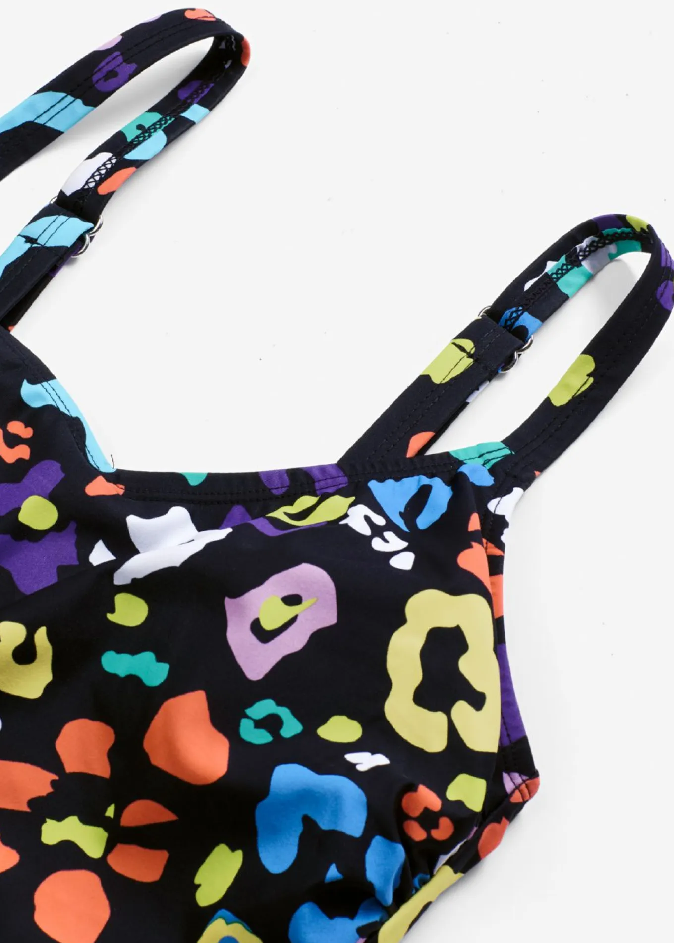 Traje de baño con ligero efecto moldeador