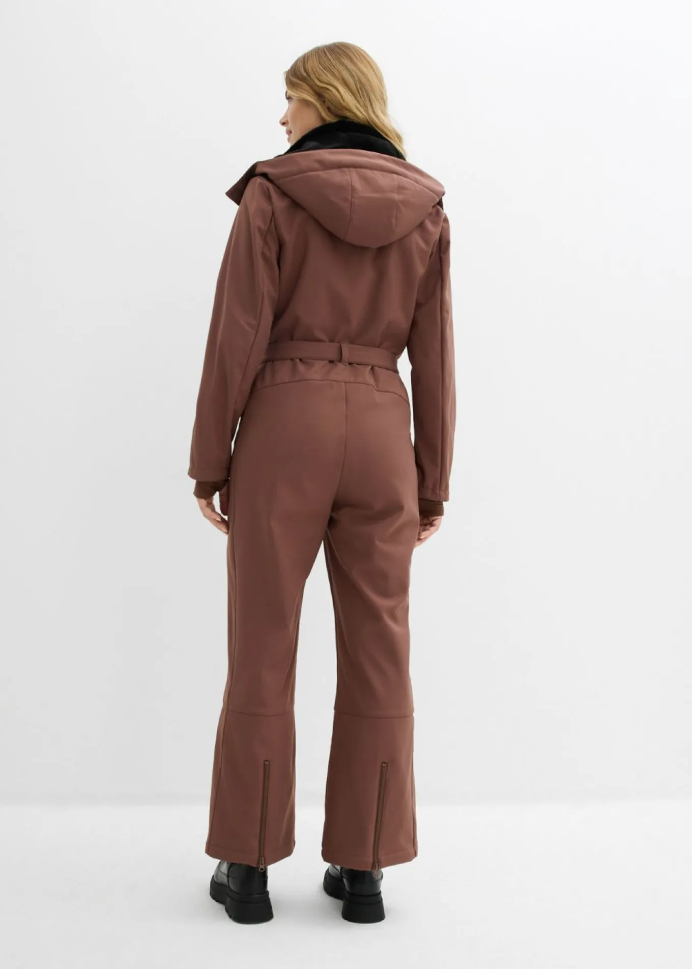 Traje de esquí de softshell con forro cálido y material impermeable