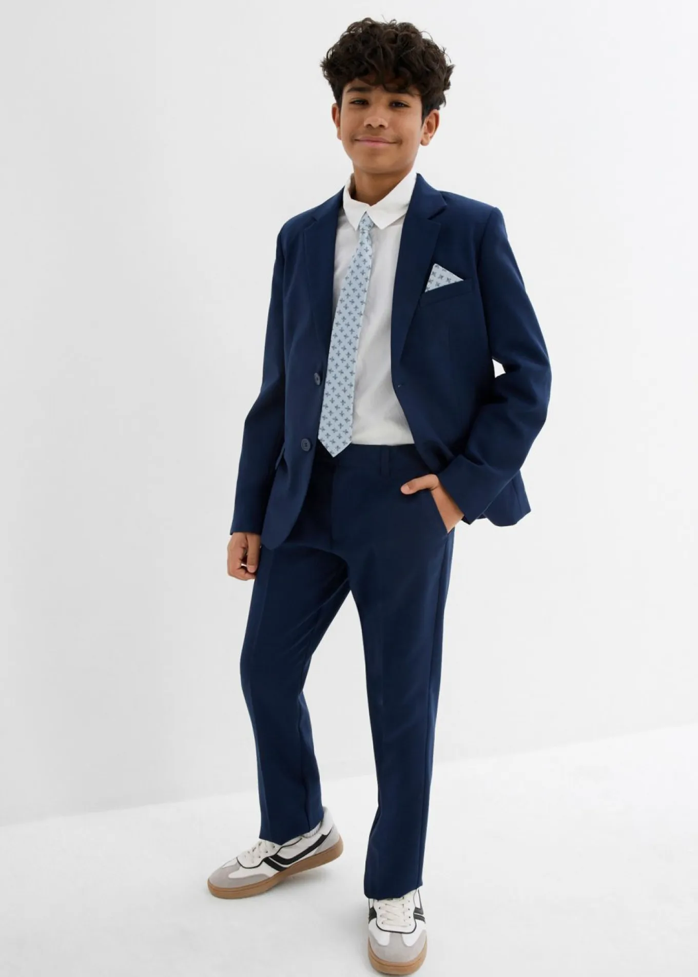 Traje (4 piezas) con camisa y corbata
