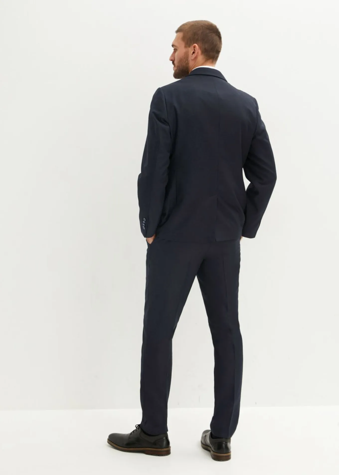 Traje (4 piezas) con chaleco y corbata, slim fit