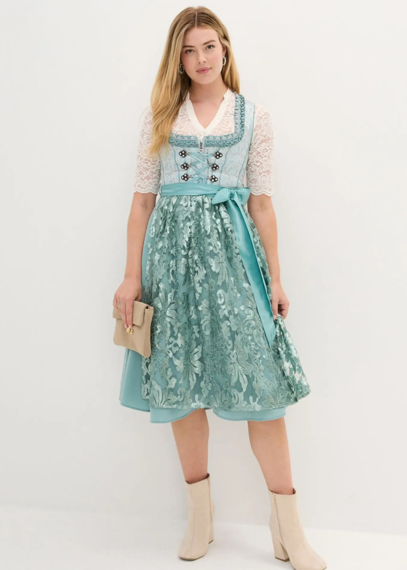 Traje tirolés y delantal (2 piezas)