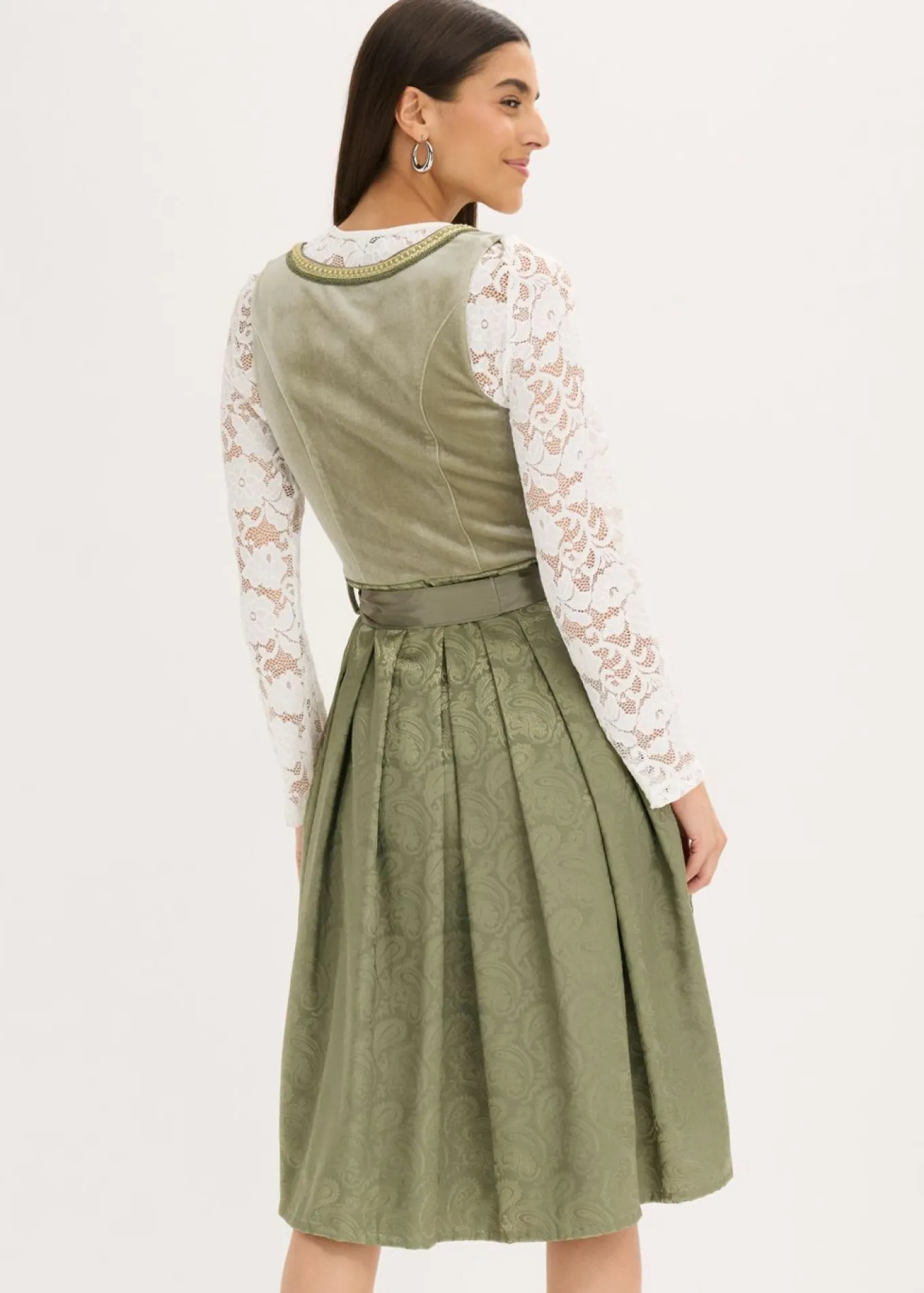 Traje tirolés y delantal (2 piezas)
