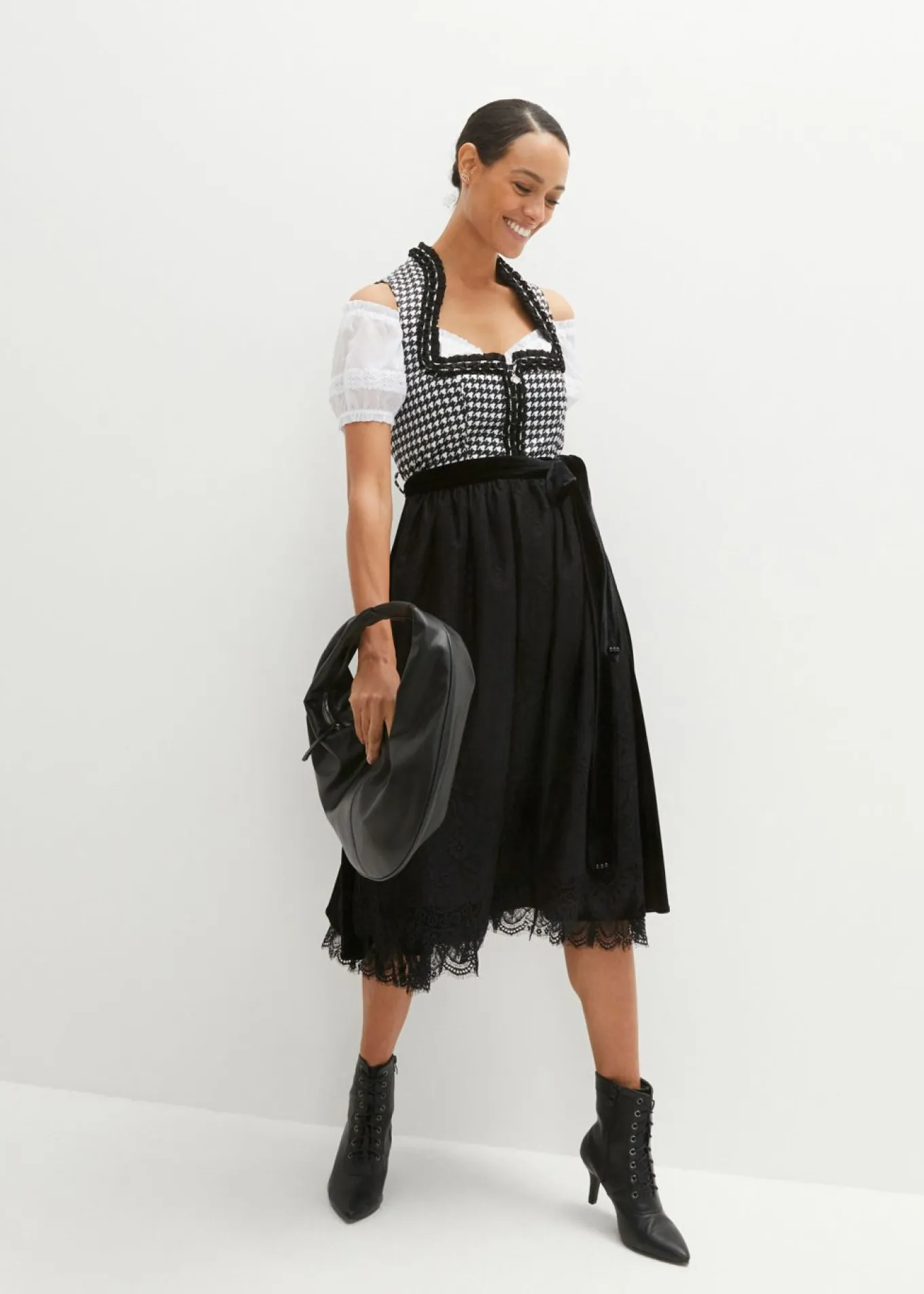 Traje tirolés y delantal (2 piezas)