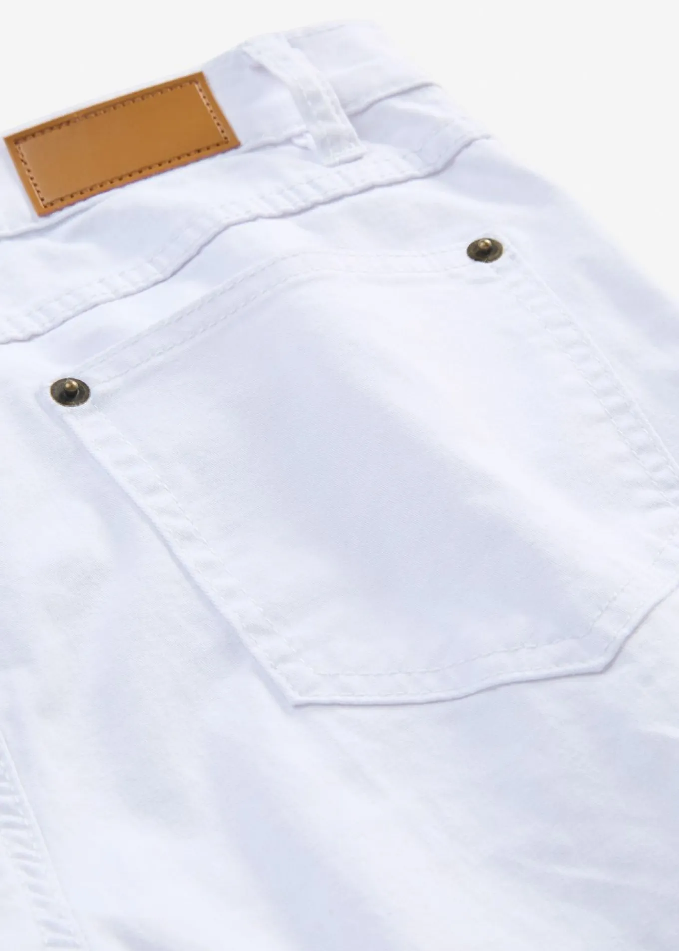 Vaquero de pernera ancha, mid waist, elástico
