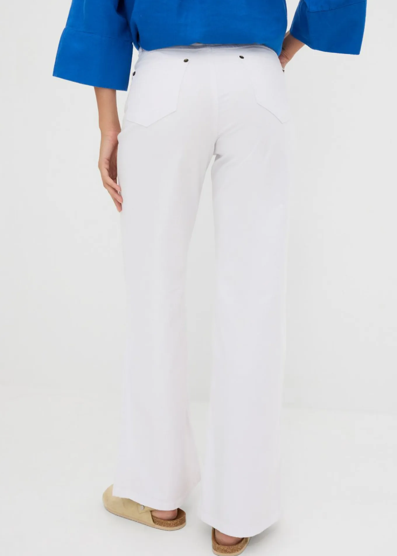 Vaquero de pernera ancha, mid waist, elástico