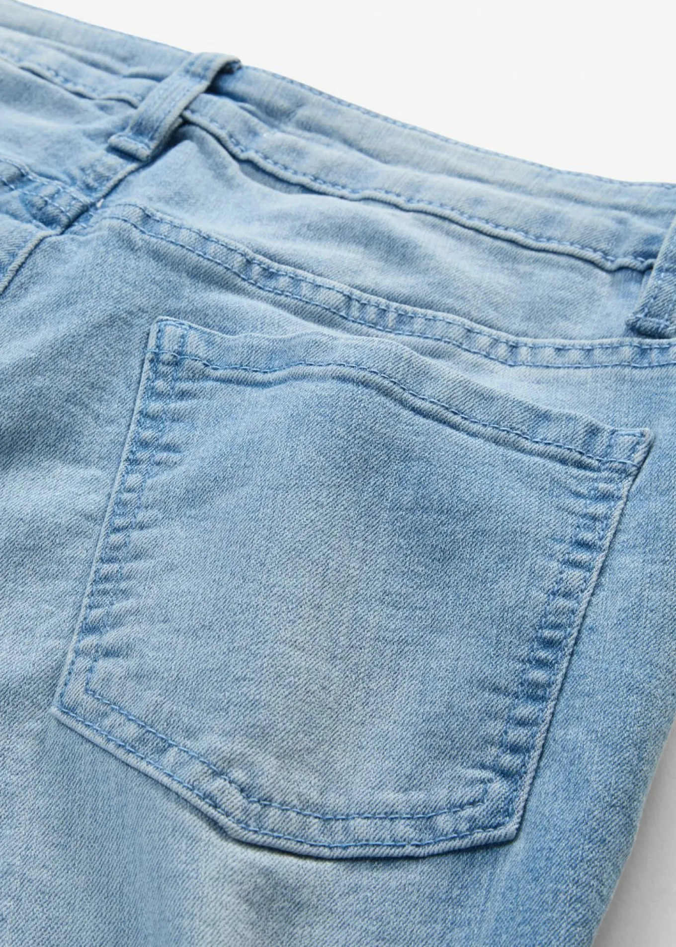 Vaqueros acampanados, mid waist, elásticos