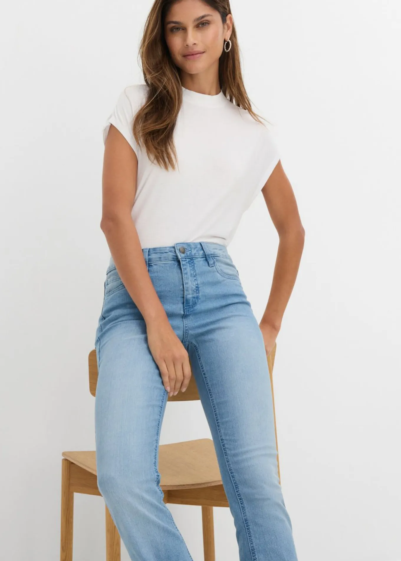 Vaqueros acampanados, mid waist, elásticos