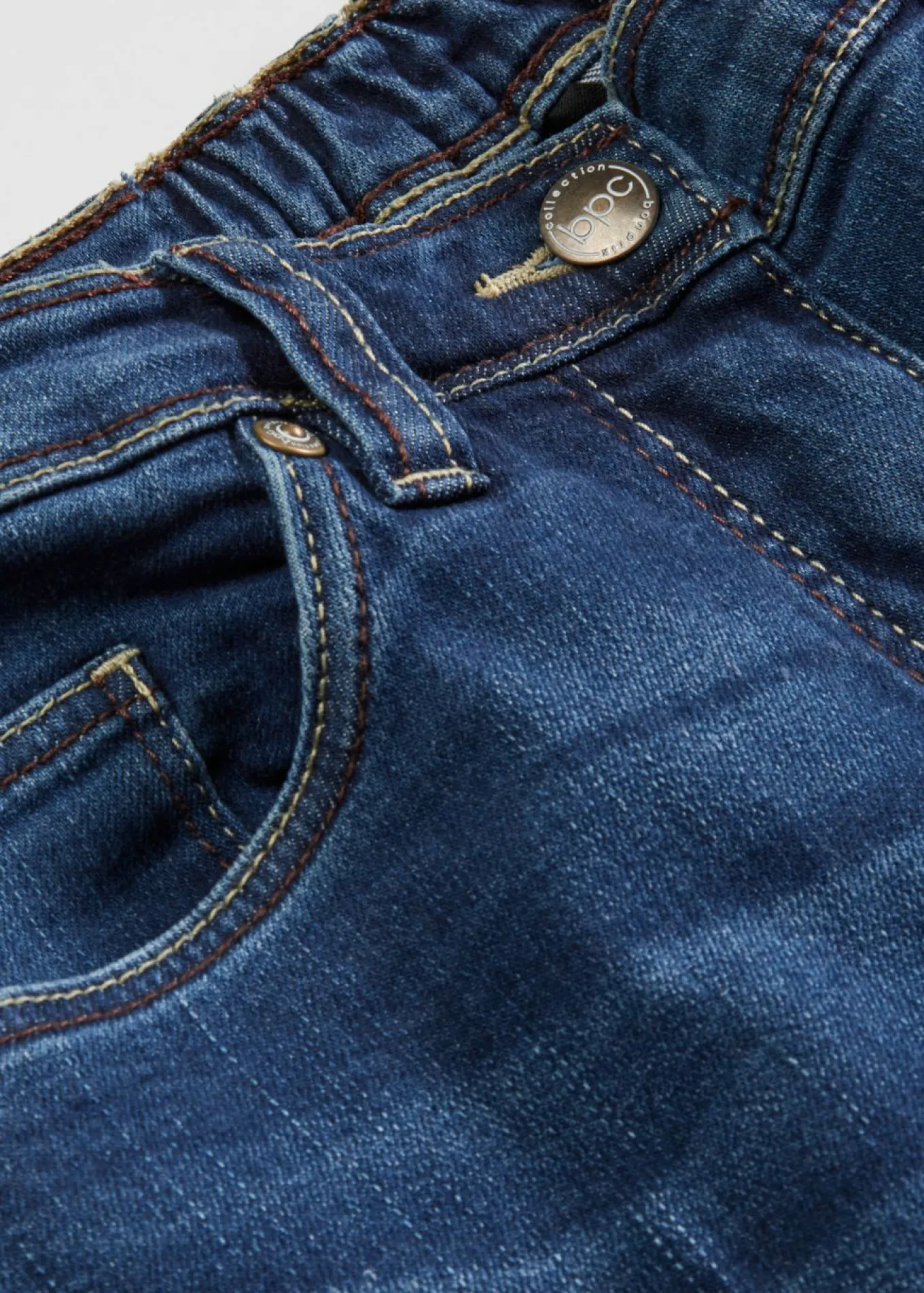 Vaqueros anchos de talle medio con cinturilla cómoda