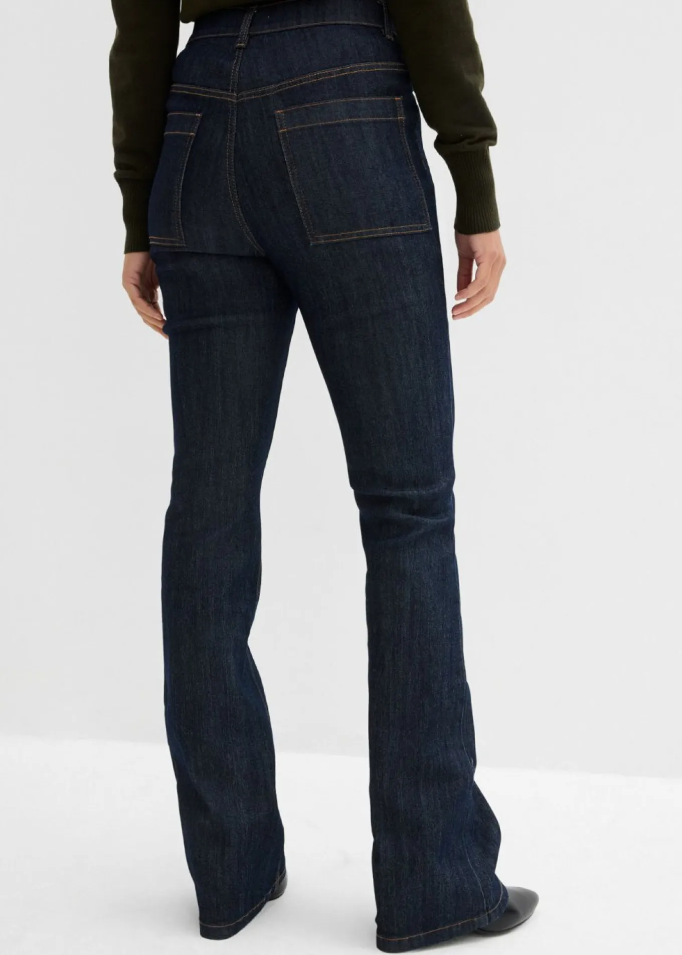 Vaqueros bootcut, high waist, cintura cómoda