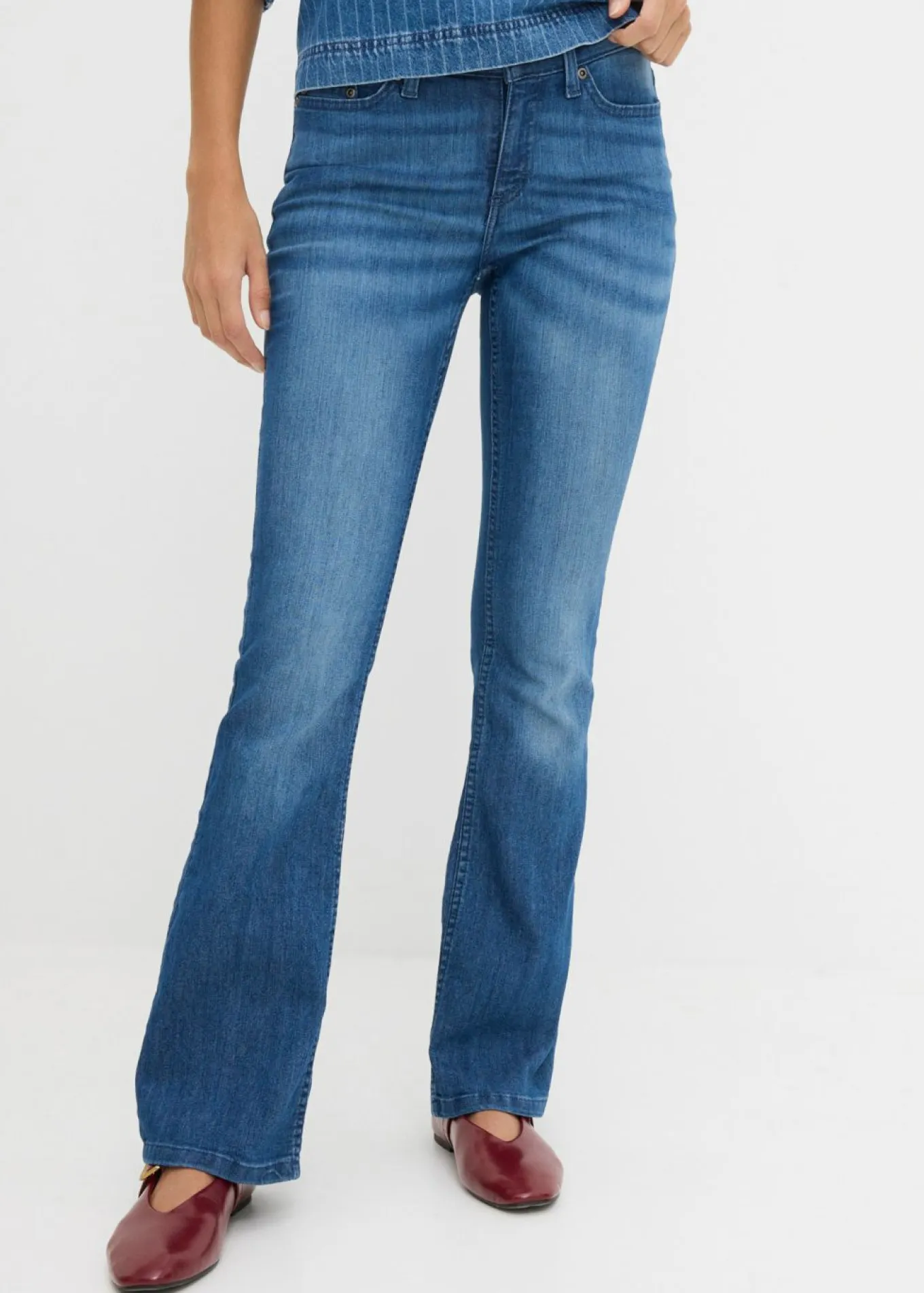 Vaqueros bootcut mid waist, elásticos