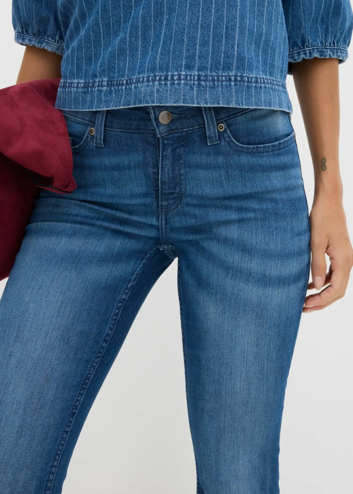 Vaqueros bootcut mid waist, elásticos