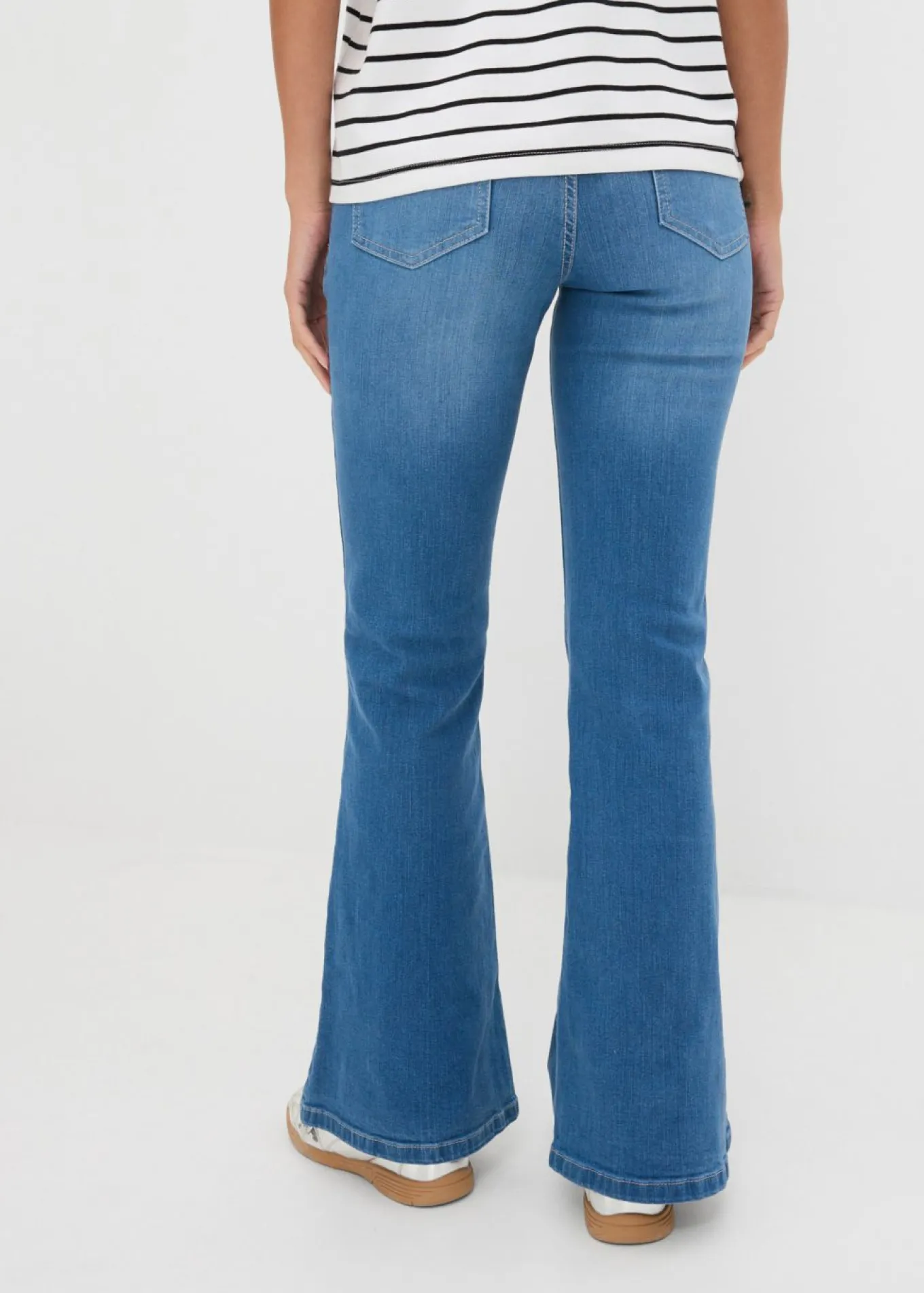 Vaqueros bootcut, mid waist, de algodón orgánico