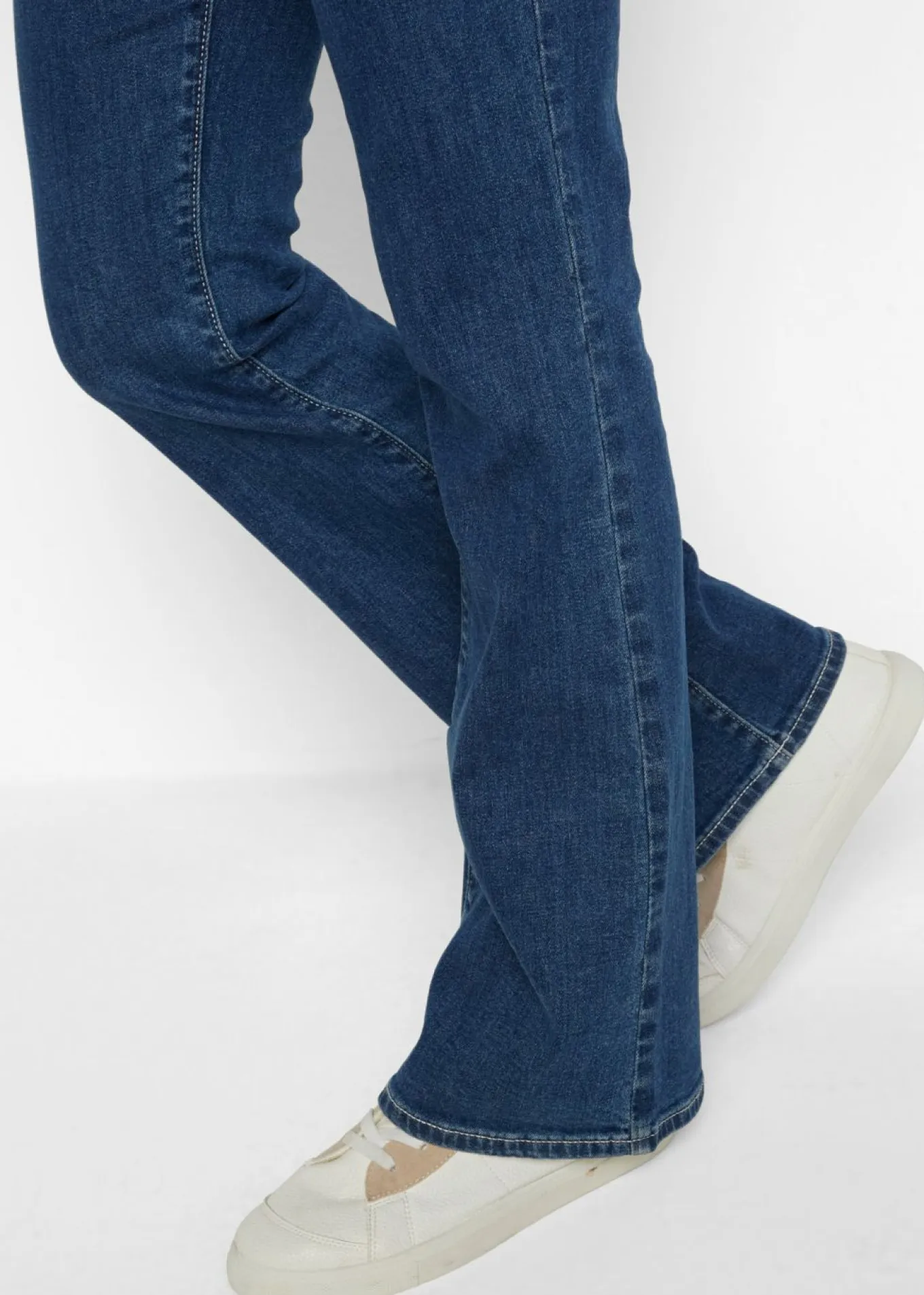 Vaqueros bootcut, mid waist, de algodón orgánico