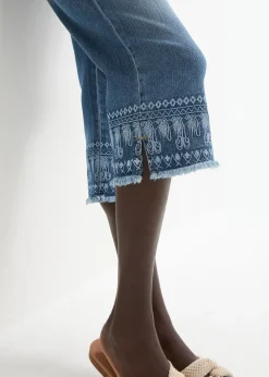Vaqueros capri con bordado