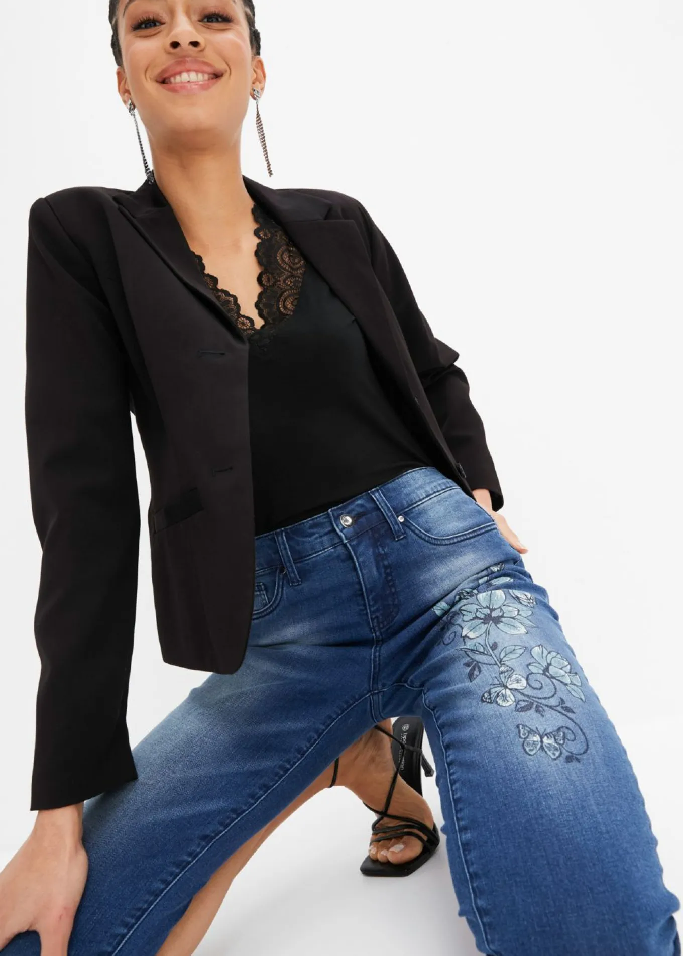 Vaqueros capri con estampado de mariposas