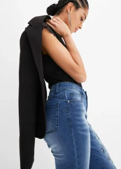 Vaqueros capri con estampado de mariposas