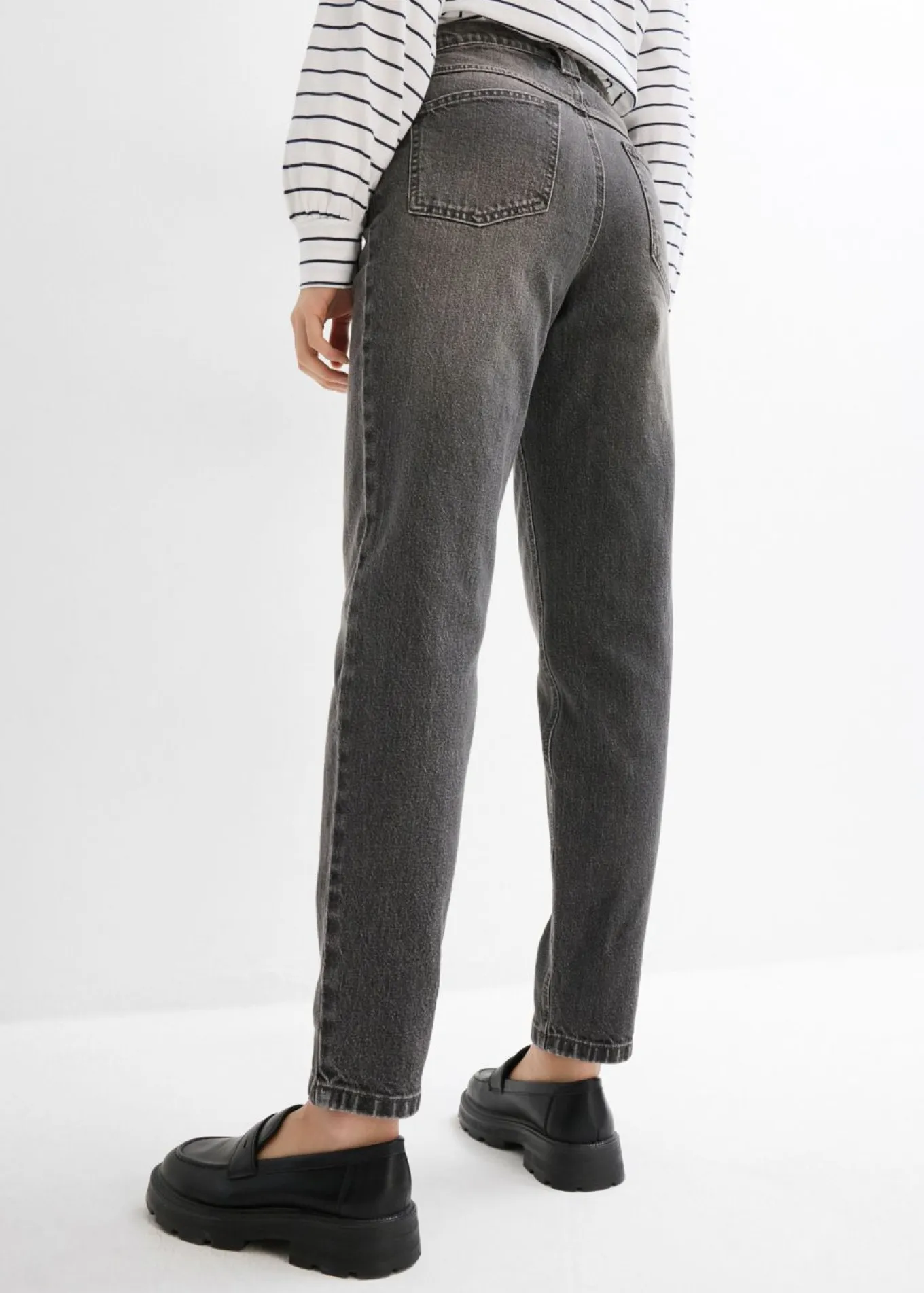 Vaqueros capri de talle alto con corte mom