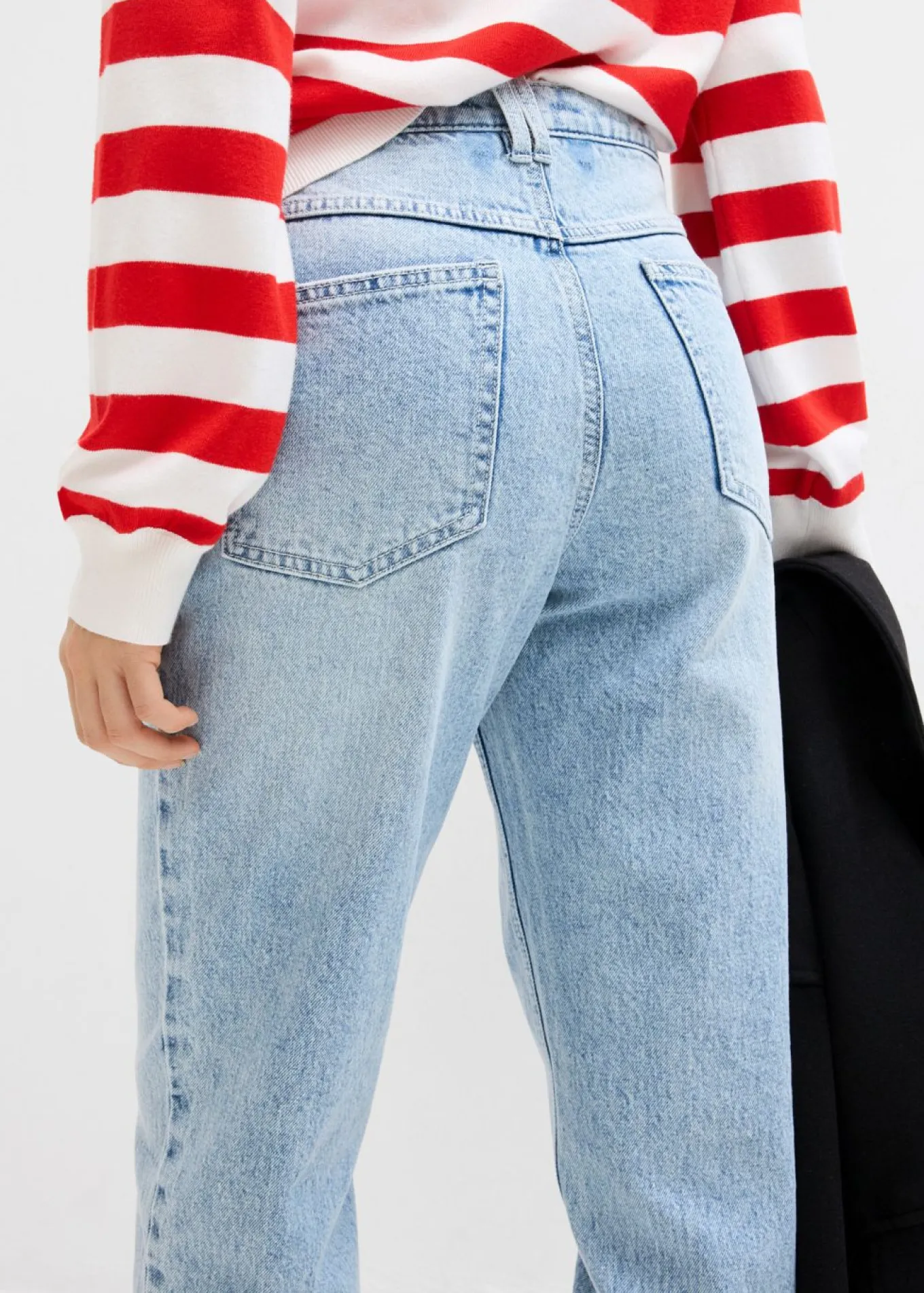 Vaqueros capri de talle alto con corte mom