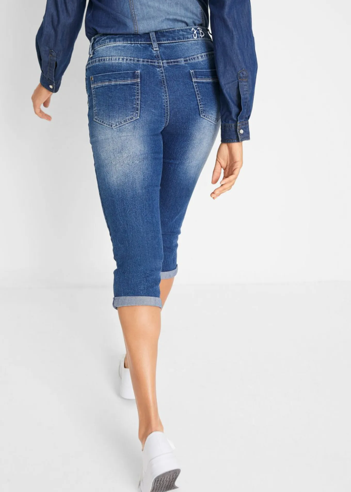 Vaqueros capri de talle medio con corte recto