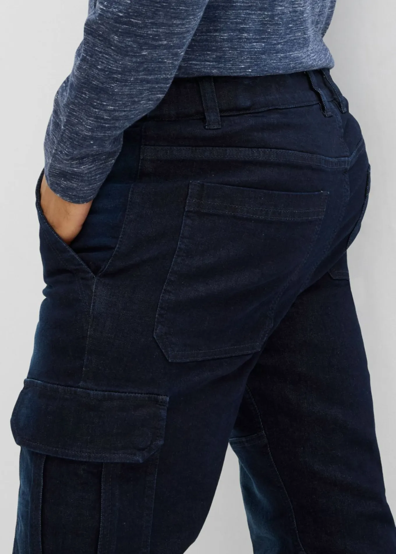 Vaqueros cargo, térmicos, regular fit, con cintura elástica y forro de franela, straight