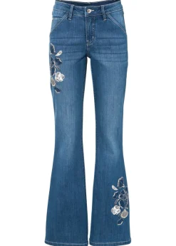 Vaqueros con bordados de flores