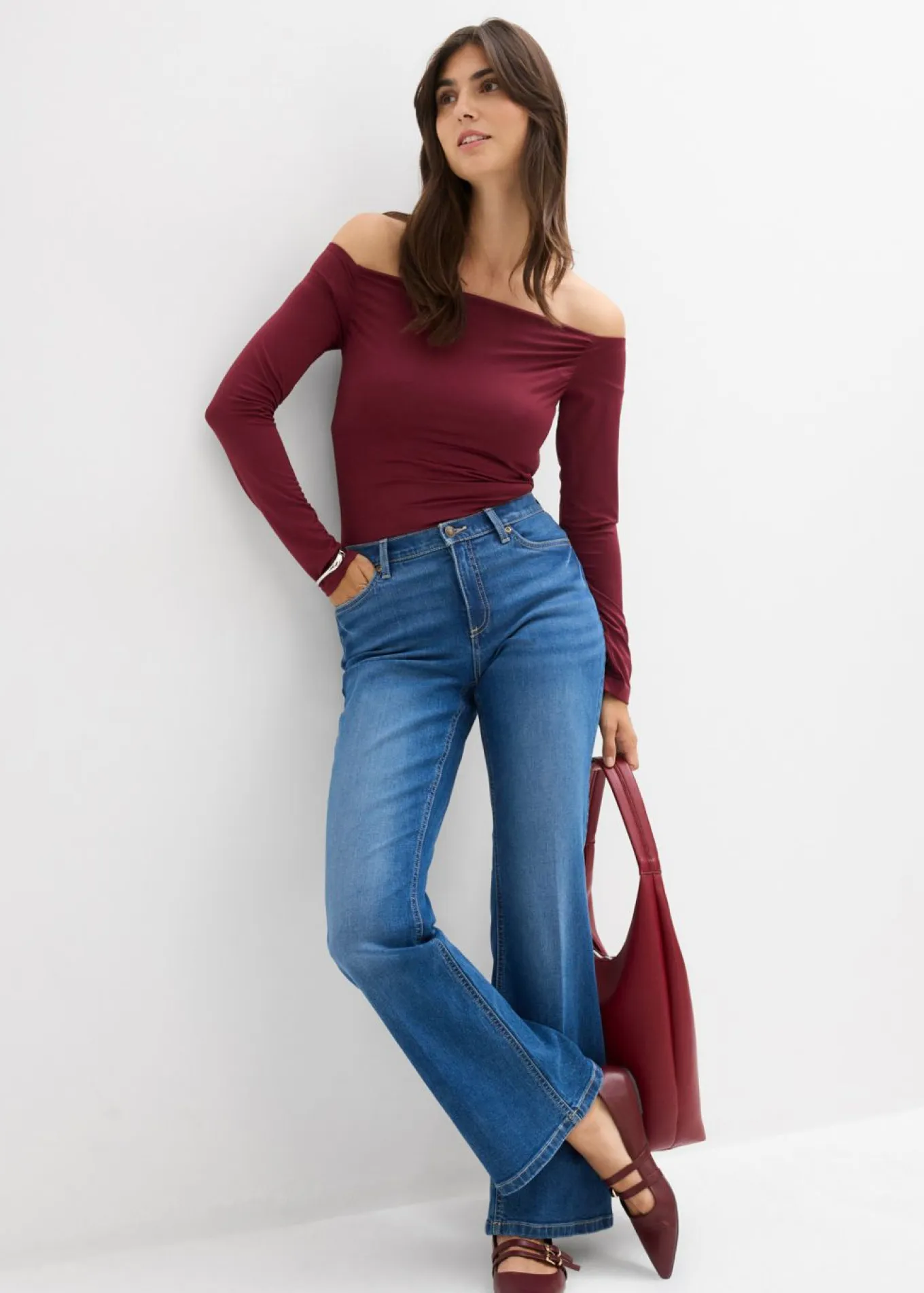 Vaqueros con corte bootcut y talle medio